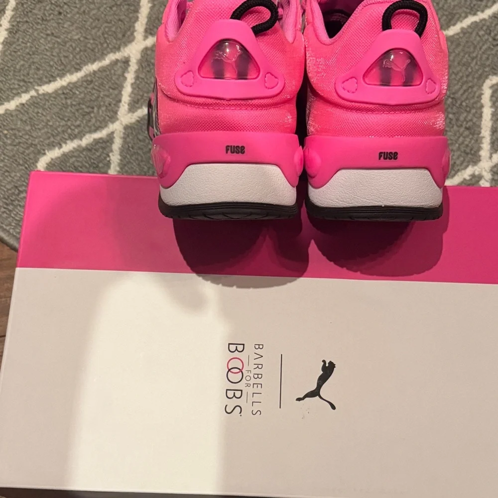 Puma mens Black and Pink Sneakers - Picture 4 of 13